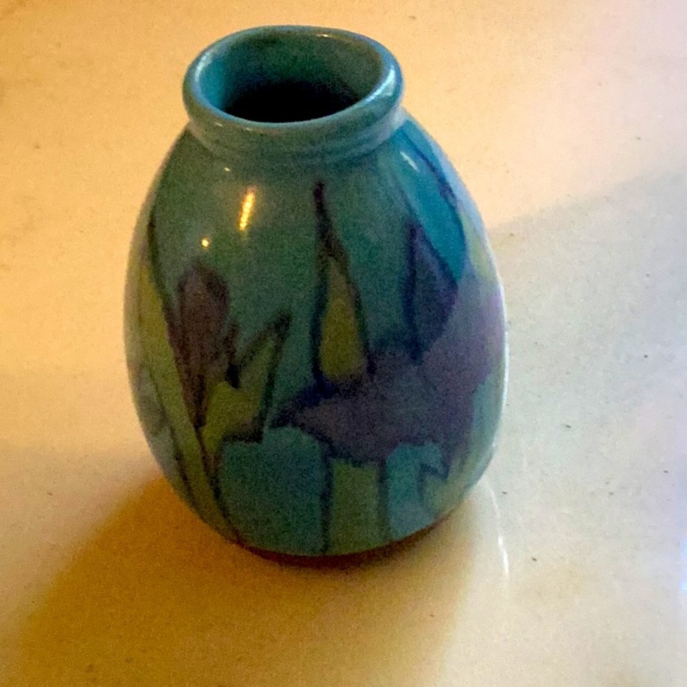 Wellfleat pottery small vase